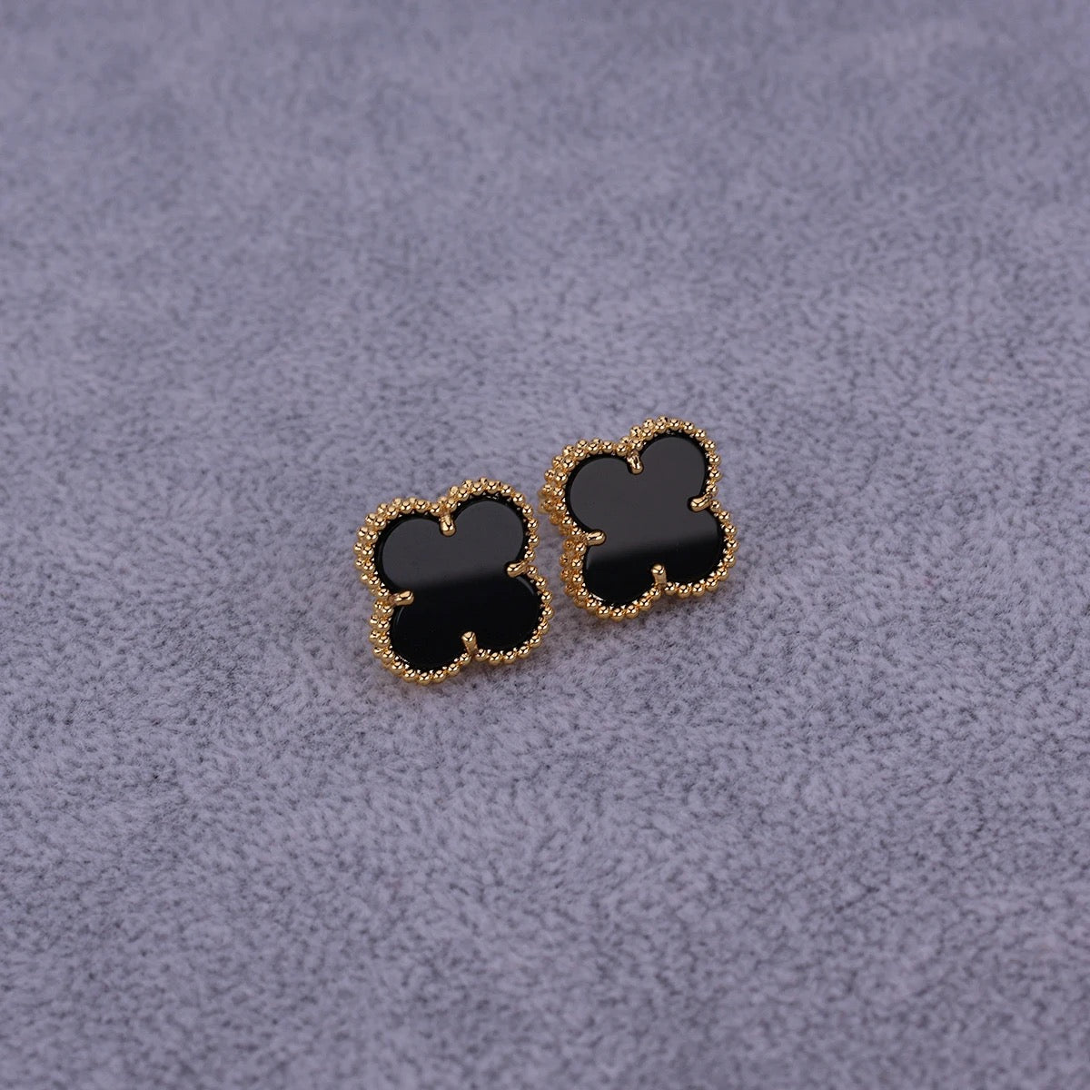 Black onyx flower